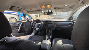 Toyota Corolla Premium 1.6 97kW (8 foto / 11)