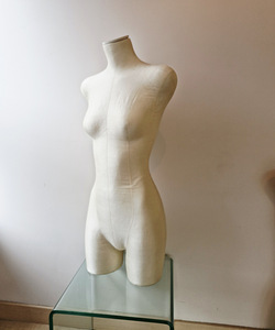Siidi kangaga torso mannekeen (1 foto / 3)