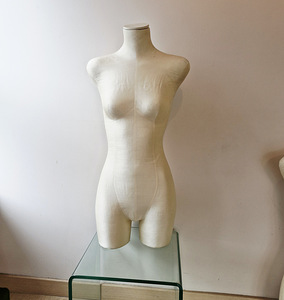 Siidi kangaga torso mannekeen (2 foto / 3)