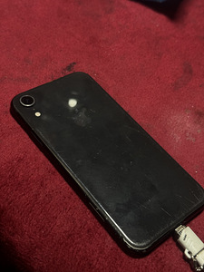 iPhone XR 64 ГБ (2 фото из 5)