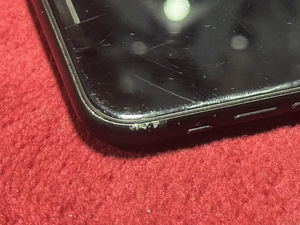 iPhone XR 64 ГБ (3 фото из 5)