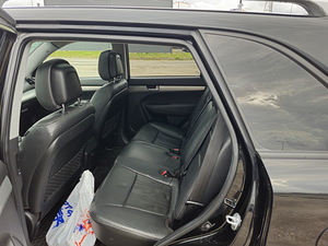 Müüa KIA Sorento (4 foto / 6)