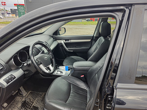 Müüa KIA Sorento (6 foto / 6)