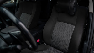 Müüa Toyota Avensis 1,8, bensiin, automaat (10 foto / 15)