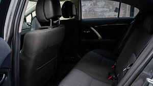 Müüa Toyota Avensis 1,8, bensiin, automaat (11 foto / 15)