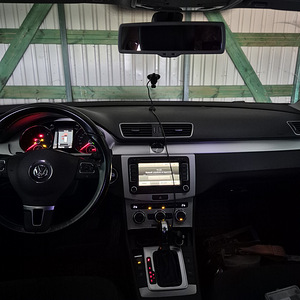 VW Passat (5 foto / 6)