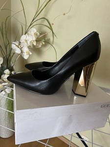 Guess 40 (1 фото из 3)