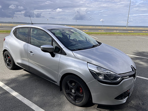 Renault Clio 2013 (2 foto / 10)