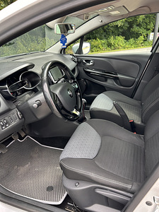Renault Clio 2013 (8 foto / 10)