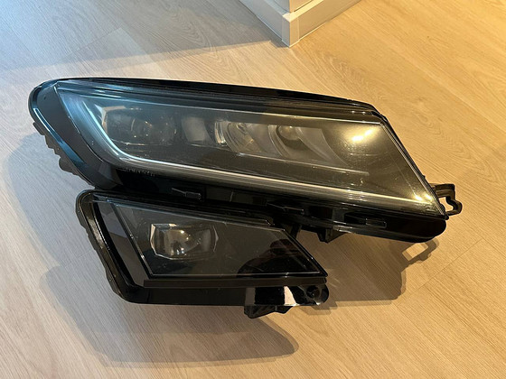 Skoda Kodiaq 566.941.016.H parem Esituli
