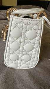 Dior (3 фото из 5)