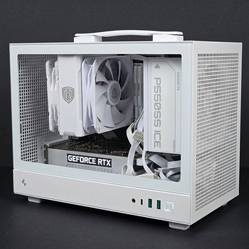 Белый Mini-ITX игровой компьютер