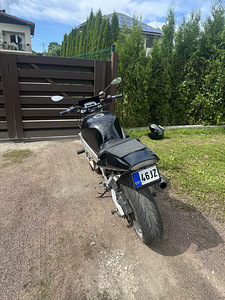 Suzuki gsxr700 (3 фото из 6)