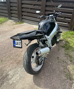 Suzuki gsxr700 (4 фото из 6)
