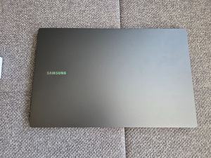 Samsung Book4 15 ноутбук (3 фото из 6)