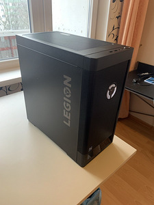 Настольный компьютер Lenovo Legion (4 фото из 5)