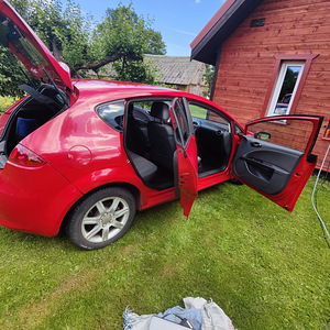 Seat. Leon (10 foto / 10)