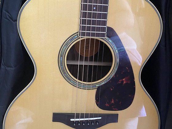 Yamaha LJ6 ARE Acoustic Guitar