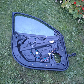 Водительское окно Porsche Cayenne