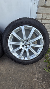 5x112 20" ET 33 Audi Q7/Q8 OEM в очень хорошем состоянии! (5 фото из 10)