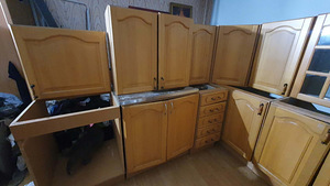 Продается кухонная мебель (8 фото из 8)