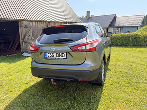 NISSAN QASHQAI 2015 (3 фото из 9)