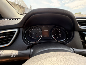 NISSAN QASHQAI 2015 (8 фото из 9)