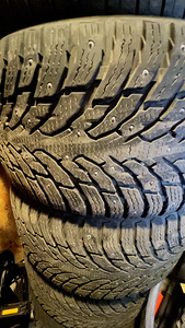 Комплект зимней резины nokian 295/35 R21 (1 фото из 1)