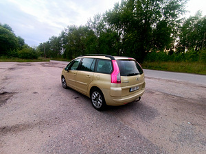 Citroen C4 Picasso (3 фото из 10)