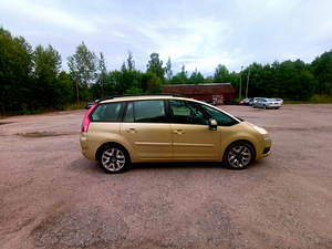Citroen C4 Picasso (7 фото из 10)