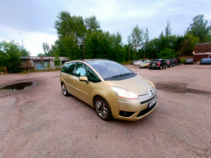 Citroen C4 Picasso (8 фото из 10)