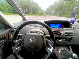 Citroen C4 Picasso (6 фото из 10)