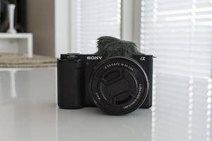Sony ZV-E10 (1 фото из 5)