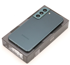 Телефон Samsung Galaxy S22 128GB 8GB RAM (3 фото из 3)