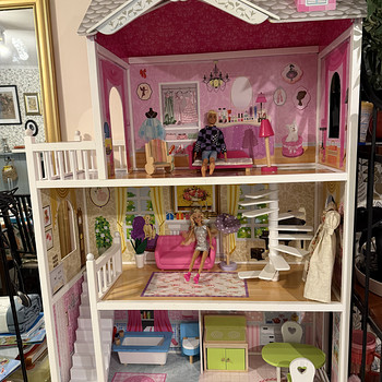 Большой деревянный кукольный дом для Barbie и друг