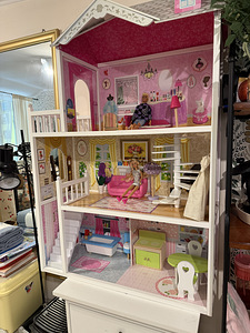 Большой деревянный кукольный дом для Barbie и друг (4 фото из 5)