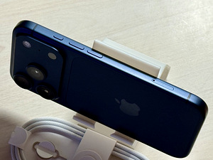 Apple iPhone 17 Pro Max Deep Blue 256GB как новый! Батарея 1 (2 фото из 8)