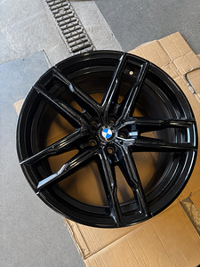 BMW 810M M5 M8 20" Valuveljed 4tk OEM (3 foto / 6)