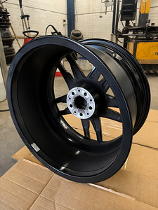 BMW 810M M5 M8 20" Valuveljed 4tk OEM (5 foto / 6)