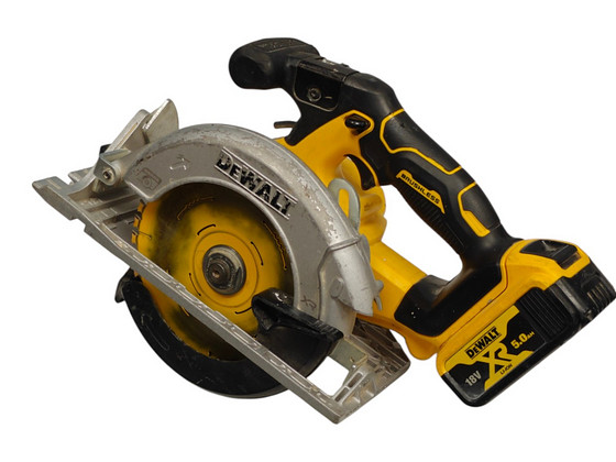 Циркулярная пила Dewalt без модели + Акку 5,0АЧ