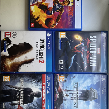 Продам комплект игр для PlayStation 4 / PlayStation 5