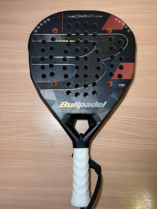 Padeli reket Bullpadel Neuron 02 Edge 2026 by Fede Chingotto (2 foto / 6)