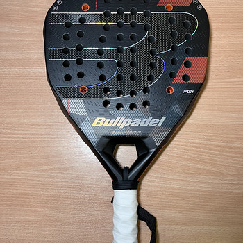 Padeli reket Bullpadel Neuron 02 Edge 2026 by Fede Chingotto