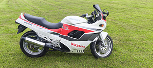 Suzuki GSX 750F (2 фото из 5)
