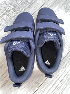 Adidase tossud (2 foto / 4)