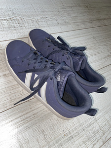 Adidase tossud (1 foto / 3)