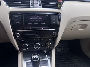 Skoda Octavia (2 фото из 10)