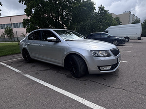 Skoda Octavia (6 фото из 10)