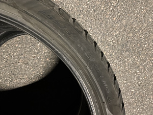 255/35 21 98V M+S Pirelli Sottozero 3 (5 фото из 9)