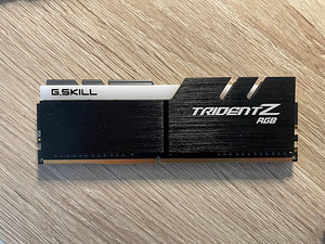 G.SKILL Trident Z RGB 8GB DDR4 3200MHz CL16 (1TK!) (2 foto / 2)